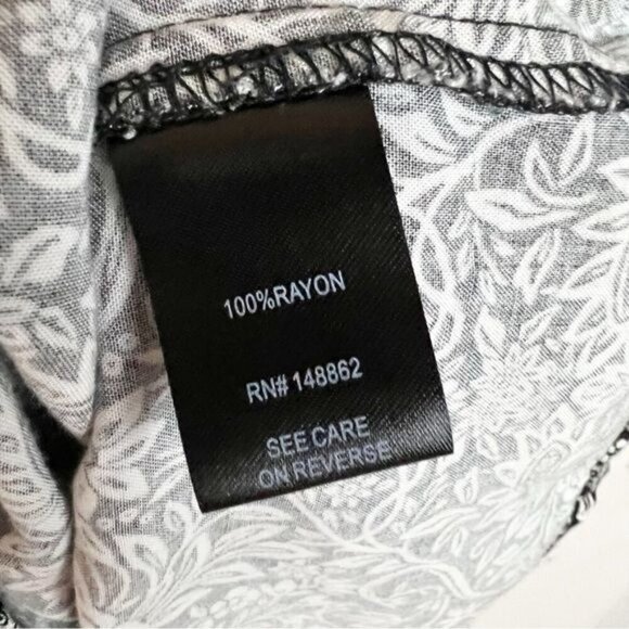 Torrid‎ Off Shoulder Black & White Floral Smocked Dress 3X Whimsigoth Skater - Picture 5 of 6